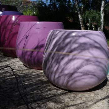 Pot en terre cuite rond et large en forme de U Cancale Ultra Violet