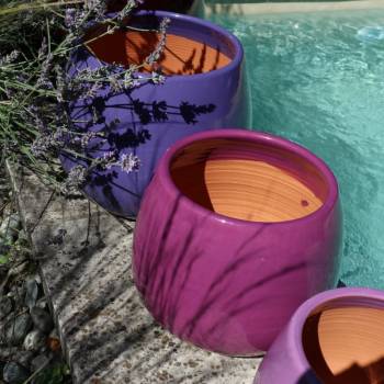 Pot en terre cuite rond et large en forme de U Cancale Ultra Violet